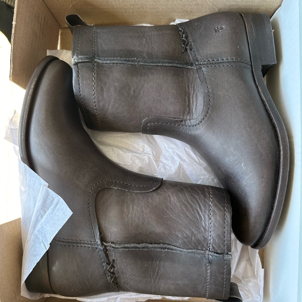 FRYE CARA SHORT BOOTS NEW IN BOX